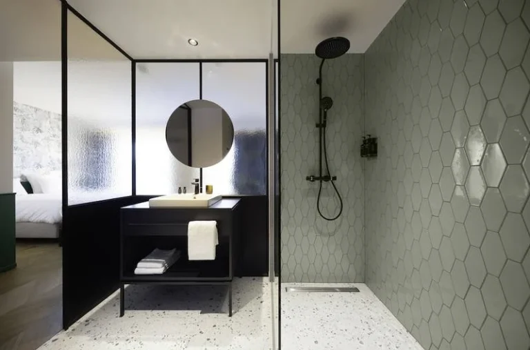 Yalo Urban Boutique Hotel badkamer 3